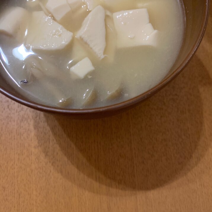 しめじ豆腐味噌汁